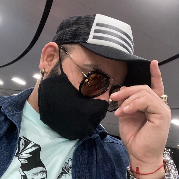 Meet your Posher, Rigoberto - Picture 5 of 12